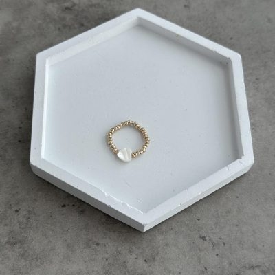 Кільце з дрібного бісеру та серця